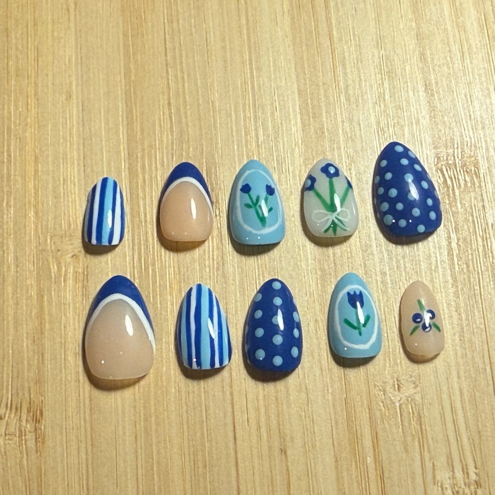 Blue and Tan Floral Nail Art Set
